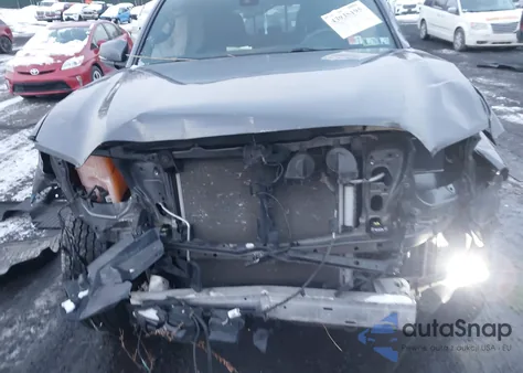 2021 Toyota Tacoma Trd Off-Road z USA, uszkodzony, nr VIN 5TFCZ5AN8MX246401